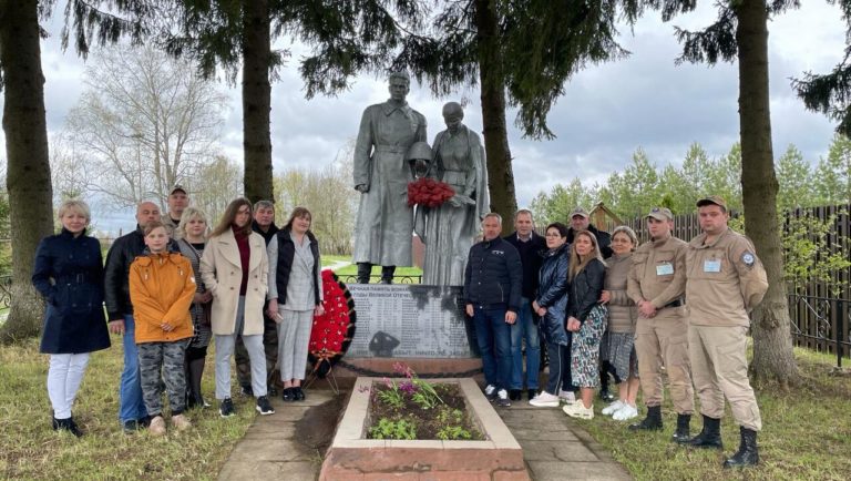 Помогаем восстанавливать памятники Великой Отечественной войны