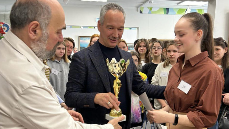 Выступили спонсором конкурса среди лучших учеников художественных школ Москвы и Подмосковья «Юный скульптор»
