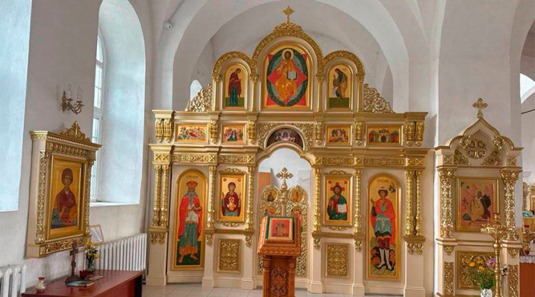 Завершение установки иконостасов и киотов в Храме Рождества Христова в селе Рождествено при поддержке Фонда «Мы вместе»